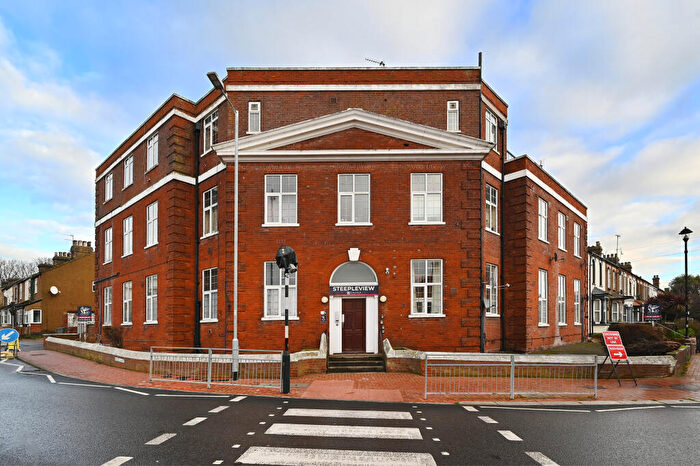 1 Bedroom Flat For Sale In A Steeple View, London Road, Grays, Essex, RM17