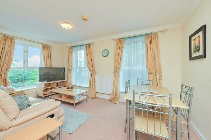 2 Bedroom Flat To Rent In Henry Purcell House, Evelyn Road, E16