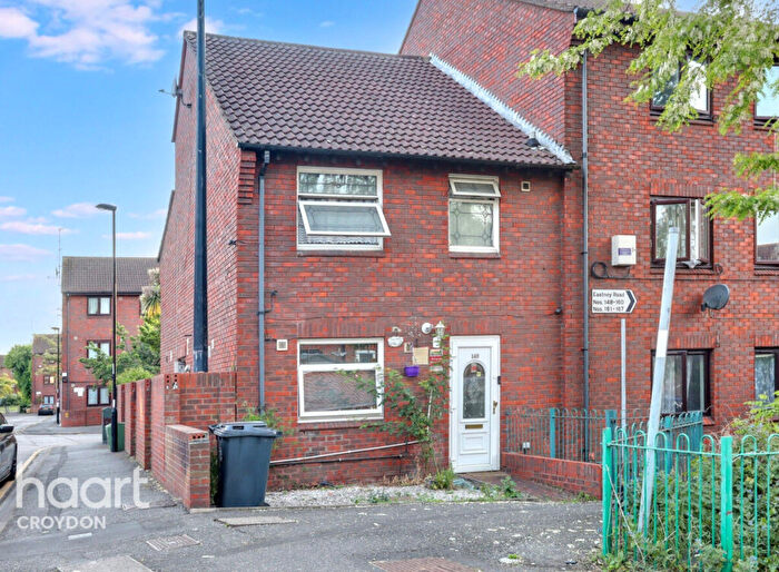 4 Bedroom Semi-Detached House For Sale In Eastney Road, Croydon, CR0