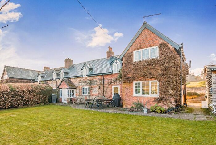 4 Bedroom Semi-Detached House To Rent In Northington, Alresford, SO24