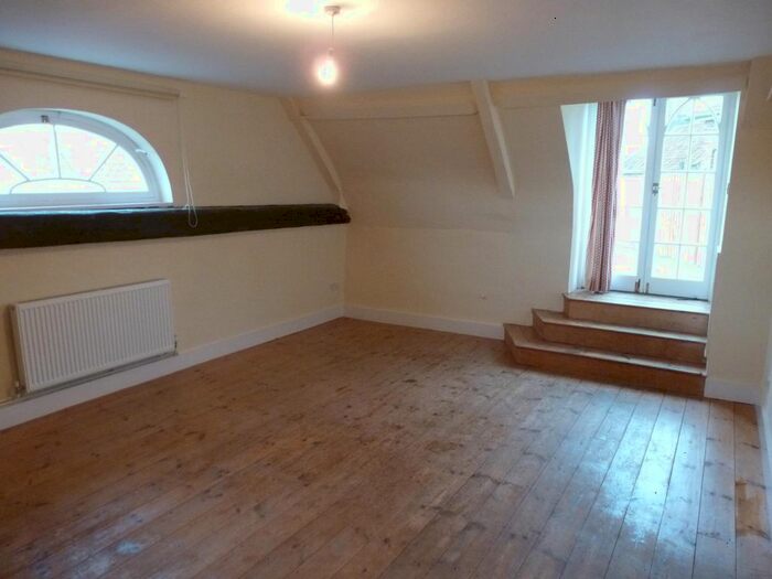 3 Bedroom Maisonette To Rent In Mill Street, Holt, NR25