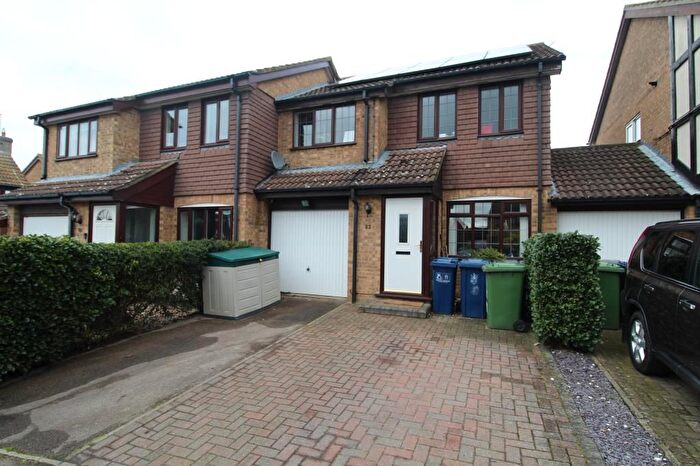 3 Bedroom Semi-Detached House To Rent In Hamden Way, Papworth Everard, Cambridge, Cambridgeshire, CB23