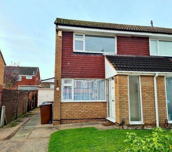 2 Bedroom Town House To Rent In Cooper Close, NG6