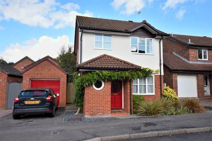 3 Bedroom Detached House To Rent In Wiggett Grove, Foxley Fields, Binfield, RG42