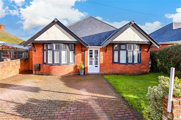 3 Bedroom Detached Bungalow For Sale In Mill Hill Road, Cowes, Isle Of Wight, PO31