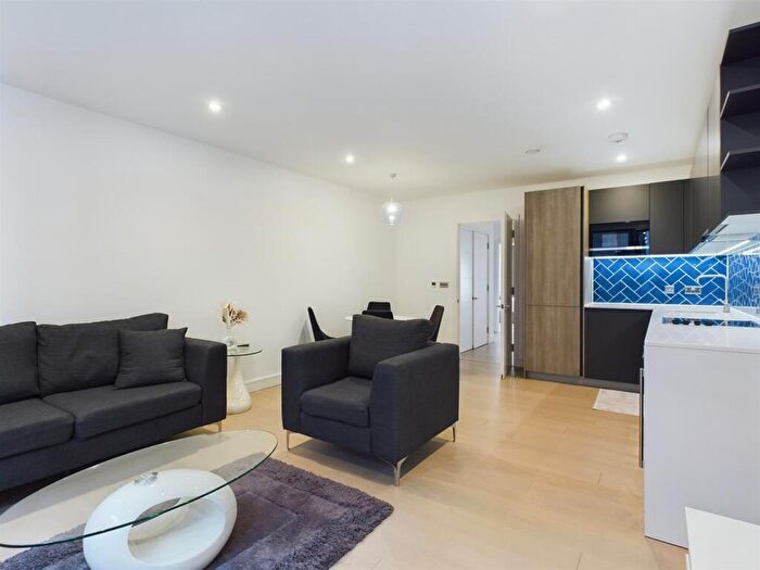 2 Bedroom Apartment For Sale In Rosewood Building, Cremer Street, Shoreditch, E2