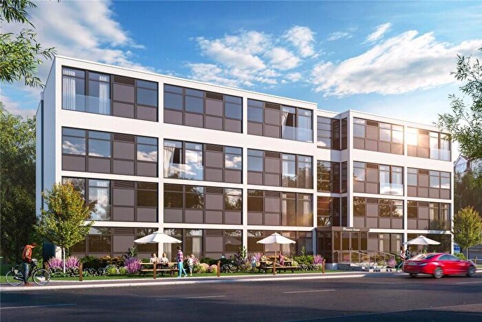 1 Bedroom Flat To Rent In West Byfleet, Surrey, KT14