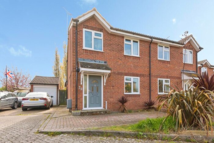 3 Bedroom Semi-Detached House For Sale In Campernell Close, Brightlingsea, Colchester, CO7