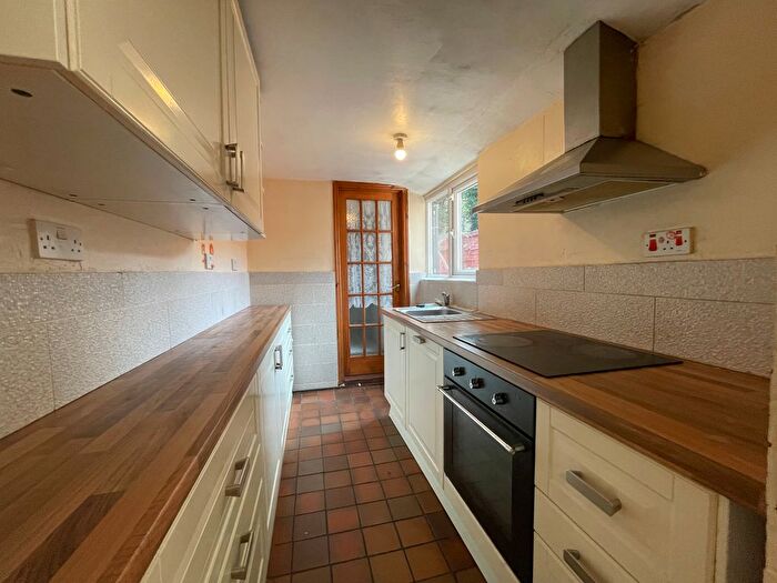 3 Bedroom Terraced House To Rent In Russell Street, Luton, LU1