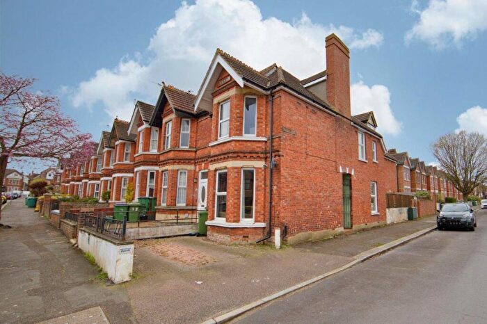 4 Bedroom End Of Terrace House For Sale In Trimworth Road, Folkestone, Kent, CT19