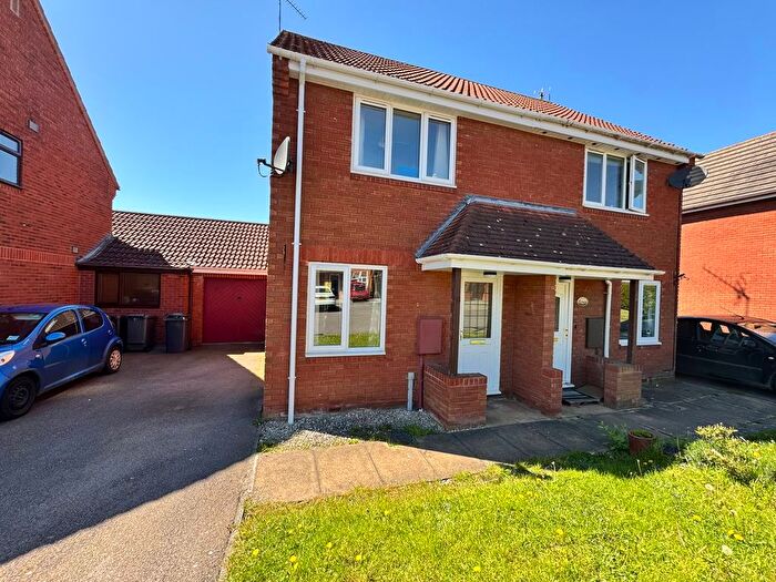 2 Bedroom Semi Detached House For Sale In Melbourne Close, Nuneaton, CV11