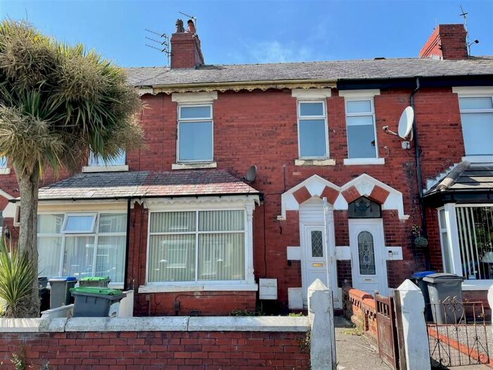2 Bedroom Flat To Rent In Dunelt Road, South Shore, Blackpool, FY1