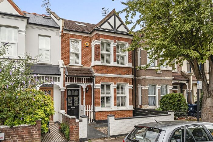 4 Bedroom Detached House To Rent In Drayton Gardens, London, W13