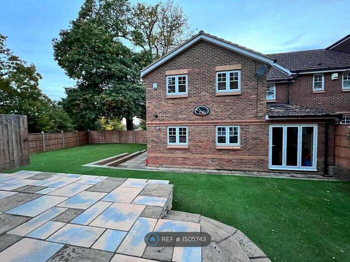 4 Bedroom Semi-Detached House To Rent In Hopwood Close, Watford, WD17