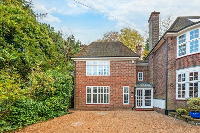 4 Bedroom Flat To Rent In West Heath Road, London, NW3