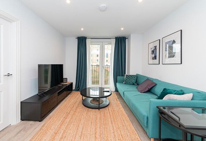 1 Bedroom Flat To Rent In Joseph Huntley Walk, Reading, RG1