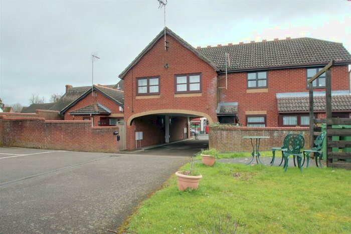 1 Bedroom Flat To Rent In High Street, Wing, LU7