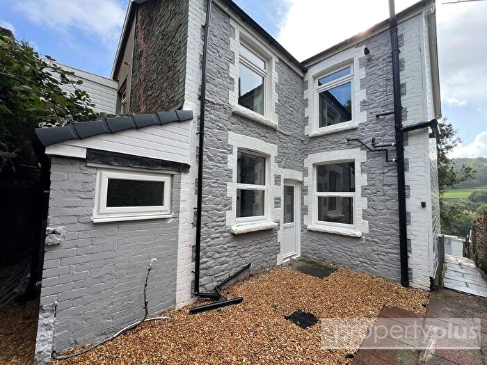 3 Bedroom Semi-detached House For Sale In Graig Yr Eos, Penygraig, Tonypandy, Rhondda Cynon Taff, CF40