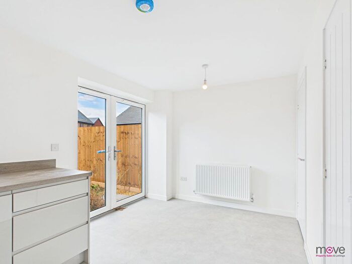 4 Bedroom Semi-detached House To Rent In Furlong Close, Cheltenham, GL51