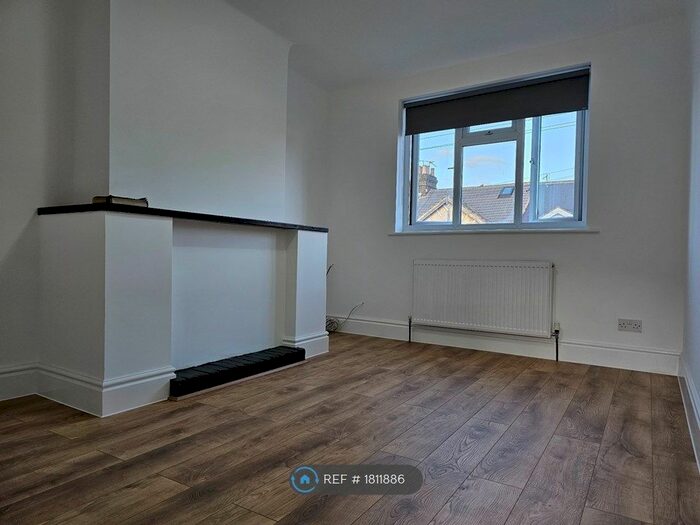 1 Bedroom Flat To Rent In Byron Road, Wealdstone, Harrow, HA3