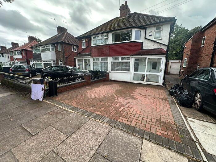 3 Bedroom Semi-Detached House To Rent In Dyas Avenue, Birmingham, B42