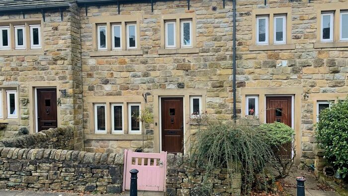 4 Bedroom Mews To Rent In Highstones Gardens, Hope Street, Glossop, SK13