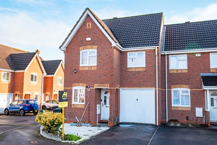 3 Bedroom End Terrace House For Sale In Watson Acre, Andover, SP10