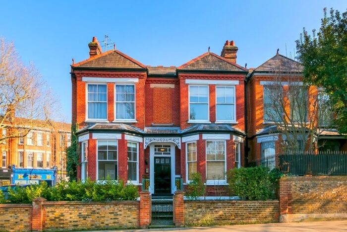 1 Bedroom Flat To Rent In Sandycombe Road, Kew, Richmond, TW9
