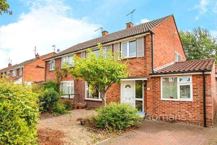 3 Bedroom Semi-Detached House To Rent In Newfield Avenue, Farnborough, GU14