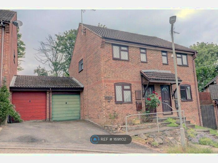 2 Bedroom Semi-Detached House To Rent In Dunwood Rise, High Wycombe, HP13