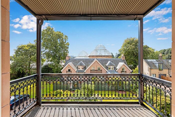 3 Bedroom Flat To Rent In Inverleith Place, Inverleith, Edinburgh, EH3