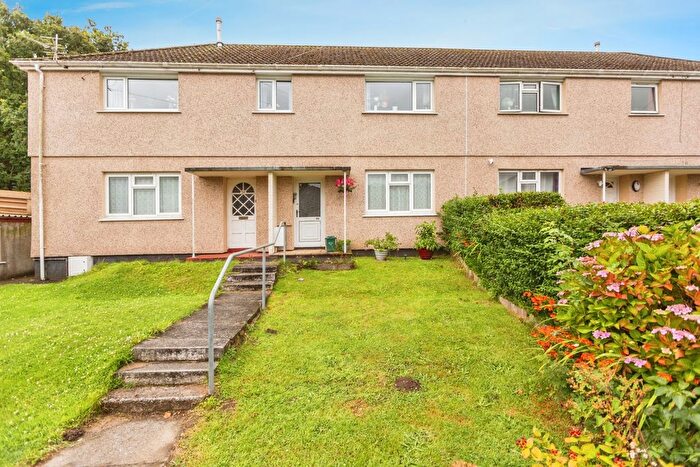 2 Bedroom Flat For Sale In Caergynydd Road, Waunarlwydd, Swansea, SA5