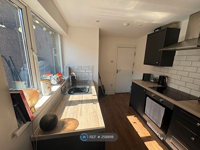 1 Bedroom Flat To Rent In King Edwards Road, Swansea, SA1