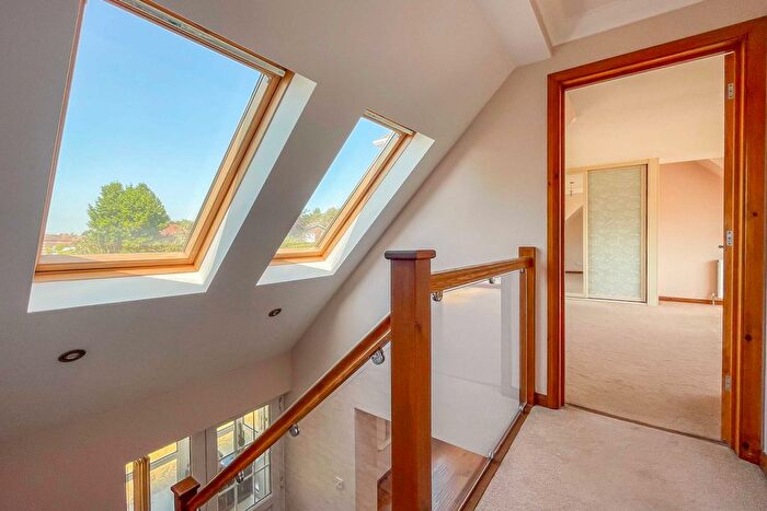 4 Bedroom Detached House To Rent In Hunts Pond Road, Park Gate, Southampton, SO31