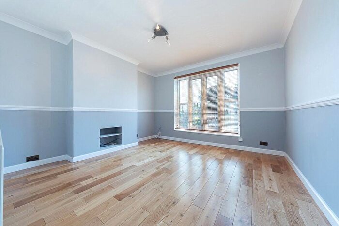 1 Bedroom Apartment To Rent In Lyle Court, Lilleshall Road, Morden, SM4
