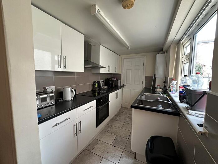 4 Bedroom House To Rent In Newland Street West, Lincoln, LN1