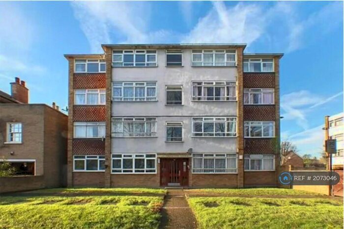 2 Bedroom Flat To Rent In Lee, London, SE12
