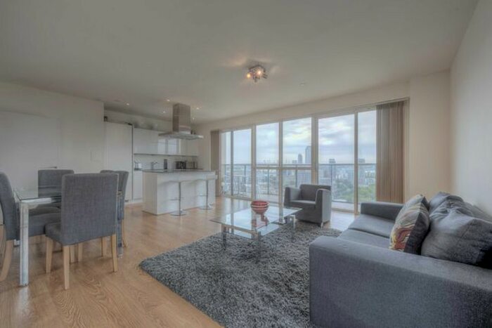 3 Bedroom Flat To Rent In Hay Currie Street, London, E14