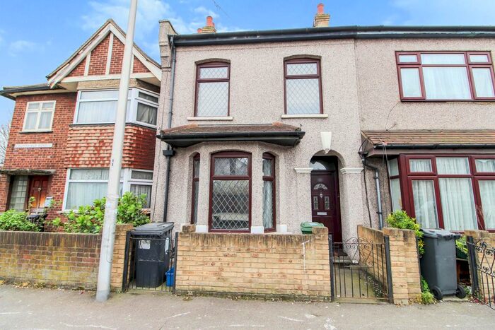 3 Bedroom Terraced House To Rent In Crownfield Road, Waltham Forest, London, E15