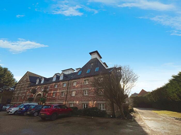 2 Bedroom Flat To Rent In The Drays, Long Melford, CO10