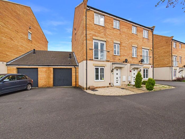 4 Bedroom Semi Detached House For Sale In Cook Avenue, Peterborough, PE7