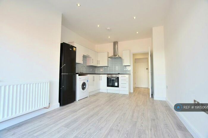 1 Bedroom Flat To Rent In Farley Hill, Luton, LU1