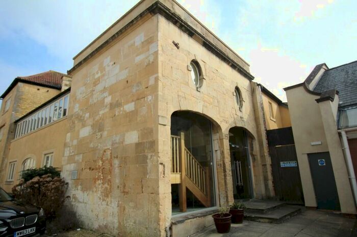 2 Bedroom Apartment To Rent In Chapel Mews, Chippenham, SN15