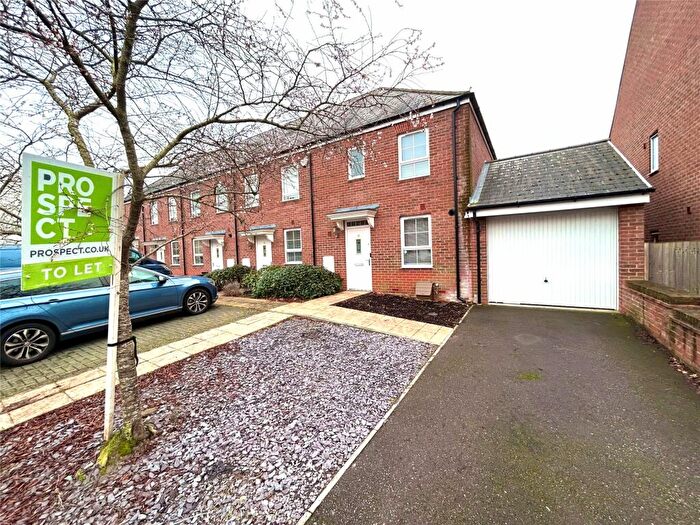 3 Bedroom End Of Terrace House To Rent In Windsor Crescent, Wokingham, Berkshire, RG40