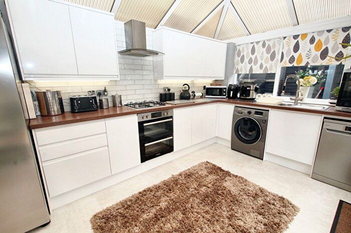 2 Bedroom Semi-Detached House For Sale In Beechwood Avenue, Littleborough, OL15
