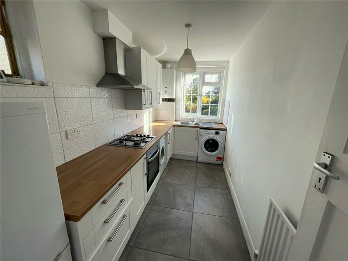 2 Bedroom Apartment To Rent In Stapylton Road, Barnet, EN5