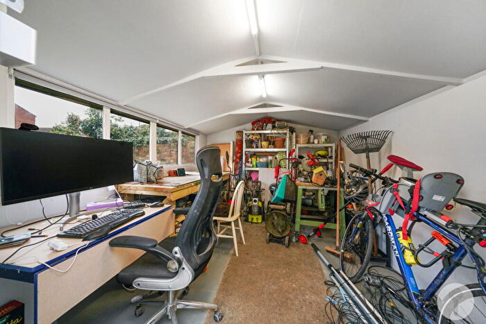 3 Bedroom End Of Terrace House For Sale In Eve Road, Stratford, E15
