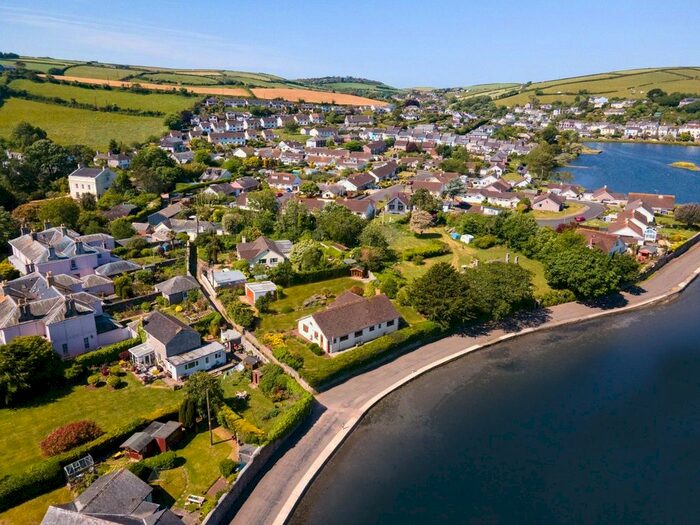 3 Bedroom Bungalow For Sale In Lower Anderton Road, Millbrook, Torpoint, Cornwall, PL10