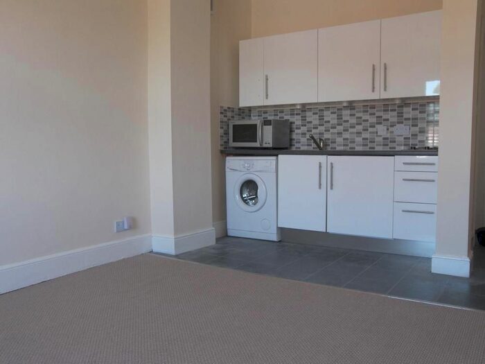 Studio To Rent In Heath Road, Twickenham TW1