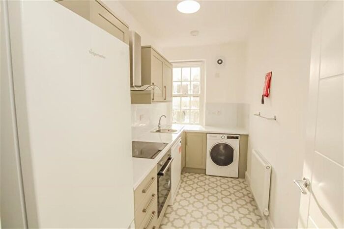 1 Bedroom Flat To Rent In Brampton Grove, Hendon, NW4